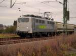 139 558-1 mit zwei zwischenwagen und jedemenge Schiebewandwagen auf der Kbs 485 gen Mönchengladbach fahrend durch Kleinenbroich.