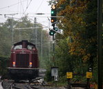 Ein Nachschuss von der 211 345-4 AIXrail kommt als Lokzug aus Neuss nach Stolberg-Hbf(Rheinland) aus Richtung Neuss,Herzogenrath,Kohlscheid,Richterich,Laurensberg und fuhr durch Aachen-West in Richtung Aachen-Schanz,Aachen-Hbf. 
Aufgenommen vom Bahnsteig in Aachen-West. 
Bei Regenwetter am Nachmittag vom 20.10.2016.