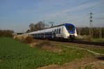 Mit zehn Minuten Plus kommt hier ein RE7 der NX bei Neuss Weißenberg, geführt wird der Zug vom 9442 871 gen Münster.