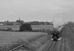 An einem grauen September-Morgen dampft 001 150-2 mit einem Sonderzug dem nächsten Halt Köln Hbf entgegen. (Version 2)

Köln-Worringen, 17. September 2016