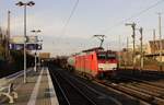 189 073-0 zieht am 17.03.2020 einen Güterzug durch Düsseldorf-Rath in Richtung Süden