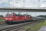 Am heutigen späteren Nachmittag kam dann auch die 181 213 mit der 120 104 und einem gemischten Personenwagenpark bei Entenfang gen Lintorf vor meine Linse. 2.6.2018
