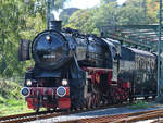 Die Dampflokomotive 52 6106 wurde Anfang September 2018 für Fahrten auf der Strecke der Ruhrtalbahn eingesetzt. Hier zur sehen kurz nach Überquerung der Ruhr in Hattingen.