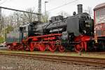 38 2267 (P8) auf der Ruhrtalbahn in Hattingen an der Ruhr, April 2014.