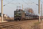 Am 22.02.2012 ist 142 001-7 mit einem Autozug bei Radegast unterwegs in Richtung Leipzig.