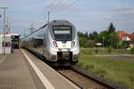 1442 705 und 1442 200 (Bombardier Talent 2) der S-Bahn Mitteldeutschland als S 37355 (S3) von Halle-Trotha nach Borna (Leipzig) verlässt den Haltepunkt Gröbers - zugleich