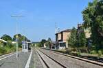 Blick über die noch aktiven Gleis und Bahnsteiganlagen in Großbothen.