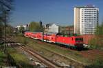 Blitzsauber prsentiert sich 143 562 und ihr RE als sie am 22.04.07 den Hp Chemnitz-Sd verlsst.