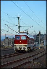 Die bordeauxrote Ludmilla 132 426-8 der Nossen-Riesaer Eisenbahn-Compagnie - NRE am 10.04.2026 in Niederwiesa.