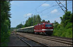 Am Sonntag, 21.06.2026, wurde der Leerreisezug des „Ostsee-Express“ (GleisGl�ck) mit der WFL 243 201-1 von Leipzig nach Niederwiesa �berf�hrt. Der Zug bestand aus 13 Waggons, die von TRG 112 646-5 an ihre Heimatstandorte verteilt wurden. Die f�nf Rekowagen gingen zur�ck ins SEM Chemnitz-Hilbersdorf und die restlichen acht Waggons nach Chemnitz-K�chwald zu Triangula. Zuvor fuhr der „Schienen-Trabi“ Lz nach Leipzig zur�ck.