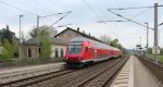 RB 17216 nach Zwickau (Sachs) Hbf bei der Einfahrt in den Hp Mosel, Schublok ist 143 244-2. 01.05.2013