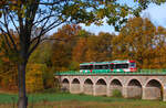 Der Citylink 431 der Chemnitzbahn Linie C15 auf dem Zschopautal-Viadukt in Braunsdorf.