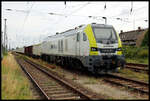Am 5.8.2023 hielt die Captrain 159101-5 um 11.20 Uhr mit einem langen Güterzug Betriebspause im Bahnhof Wülknitz.