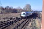 Bf Liebertwolkwitz, ein Eilzug (dann Regionalschnellbahn, dann Regionalexpress) passiert die Weichenverbindung 1 - 3a - 3b vor dem Stw Lt, etwa 1999. An der Spitze ein Halberstdter Bydzf 482.