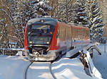 Der Desiro 642 237 rollt am schneereichen 18.01.2017 bergwärts durch das  Schwarzwassertal in Richtung Johanngeorgenstadt.