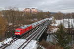 IC 2152 von Gera nach Düsseldorf mit 245 027 als Zuglok. Aufgenommen am 26.01.19 nahe Bahnhof Göschwitz mit Blick auf die Saalebrücke