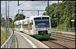 VT 333 der Erfurter Bahn durchfährt hier aus Hof kommend am 26.6.2021 um 12.55 Uhr den Bahnhof Reuth in Richtung Plauen.