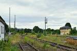 Blick vom Hausbahnsteig in Triptis auf die Ausfahrt in Richtung Auma links und Richtung Neustadt an der Orla rechts.