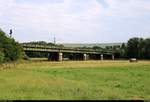 Blick auf die Bahnbrücke der Verbindungsbahn Ost auf der Bahnstrecke Großheringen–Saalfeld (KBS 560), kommend von Saaleck.