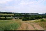 Blick auf den landschaftlich reizvollen Abzweig Saaleck, an dem die Bahnstrecke Großheringen–Saalfeld (KBS 560) beginnt.