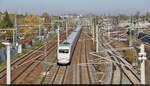 401 565-7 (Tz 165) verlässt auf Höhe des Abzweigs Halle Thüringer Bahn den Knoten Halle (Saale) und wird bald auf die Neubaustrecke Richtung Erfurt fahren.