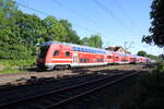 Der D-DB 50 80 86-81 071-2 DBpbzfa 766 der S-Bahn Dresden als RE 3967  Regenbogen-Express  von Leipzig Hbf nach Ilmenau, am 25.05.2024 in Erfurt-Bischleben.