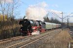 WFL 03 2155-4 mit dem DRC 11746  Volldampf ab Saalfeld  von Saalfeld (S) über Arnstadt, Weimar und Göschwitz nach Saalfeld (S), am 27.03.2026 in Erfurt-Bischleben.