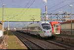 Nachschuss auf einen 415, der als unbekannter Umleiter-ICE den Hp Leuna Werke Süd auf Gleis 1 Richtung Halle-Ammendorf durchfährt.

🧰 DB Fernverkehr
🚩 Bahnstrecke Halle–Bebra (KBS 580)
🕓 20.3.2021 | 7:51 Uhr