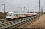 Fünf Minuten nach dem regulären IC2 kommt in Großkorbetha noch ein IC1-Park Richtung Naumburg(Saale)Hbf gefahren.