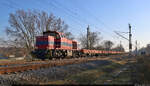271 017-6 (92 80 1271 017-6 D-LOC | Vossloh G 1000 BB) hat etliche Flachwagen mit den Bezeichnungen  Rens  und  Sgmmns  im Gepäck und wurde auf ihrem Weg Richtung Halle-Ammendorf nördlich