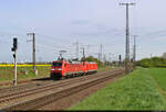 Sportliche Doppeltraktion, gebildet aus 152 081-6 und 152 095-6 (Siemens ES64F), fährt in Großkorbetha Richtung Weißenfels.