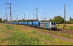 187 315-7 rollt mit einheitlich blauen Wagen voller D�ngemittel aus dem Bahnhof Gro�korbetha Richtung Wei�enfels.

🧰 Railpool GmbH, vermietet an die Raildox GmbH & Co. KG
🕓 1.7.2025 | 17:40 Uhr