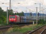 Railion 185 190-6 (185 190-6 D-DB) mit PKP-Kohle Fals-Wagen Richtung Gro�heringen, bei der Durchfahrt in Naumburg (S); 06.09.2010