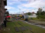 Anlsslich des 6. Unstrutbahnfests der IG Unstrutbahn e.V. im Bf Roleben fuhren an dem Tag wieder 4 Zugpaare der Burgenlandbahn aus Naumburg (S) Ost von Wangen (U) weiter bis nach Roleben. Zahlreiche Fahrgste nutzten die Gelegenheit und nahmen die von der IG bestellten Zge gerne an. Neben einer Modellbahn, einer Bastelstrae und Informationsstnden sollte auch eine V180 der Erfurter Bahnservice GmbH fr Fhrerstandsmitfahrten anwesend sein, da die DRE (Deutsche Regionaleisenbahn), die der Streckenabschnittspchter zwischen Nebra und Artern ist, einen Durchlass vor Roleben auf Streckenklasse A zurckgestuft hat, konnten nur noch Triebwagen den Bahnhof Roleben anfahren; 28.08.2011