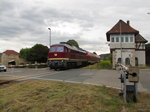 EBS 132 334-4 mit dem DPE 74386 von Naumburg (S) Hbf nach Karsdorf, am 20.08.2016 bei der Ausfahrt in Laucha (U). 