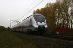 9442 118 und ein weiterer 9442 (Bombardier Talent 2) von Abellio Rail Mitteldeutschland als RB 74731 (RE19) von Leinefelde nach Bitterfeld fahren in Zscherben, Gartenweg, auf der Bahnstrecke