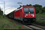 Gemischter Gz mit 187 128-4 DB fährt in Zscherben auf der Bahnstrecke Halle–Hann.