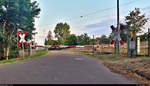 Blick auf die Anrufschranke in Zscherben, Angersdorfer Straße, an der Bahnstrecke Halle–Hann.