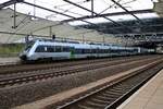 1442 200 und 1442 624 (Bombardier Talent 2) der S-Bahn Mitteldeutschland (DB Regio Südost) als S 37573 (S5) von Halle(Saale)Hbf nach Zwickau(Sachs)Hbf steht im Bahnhof Leipzig/Halle Flughafen auf der Neubaustrecke Erfurt–Leipzig/Halle (KBS 580). [31.10.2017 | 14:48 Uhr]