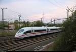 Nachschuss auf 403 015 (Tz 315  Singen (Hohentwiel) ) als ICE 1633 (Linie 15) von Frankfurt(Main)Hbf nach Berlin Gesundbrunnen, der in Halle-Ammendorf auf der Neubaustrecke Erfurt–Leipzig/Halle (KBS 580) fährt. [22.4.2018 | 19:37 Uhr]