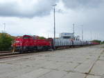 DB Cargo 261 041-8 mit einem Holzzug, am 11.07.2018 in Ebersdorf-Friesau.