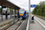 An diesem Prellbock am Bahnsteig 1 in Eschwege Stadtbahnhof endet heutzutage die Strecke. Früher gings hier über die  Kanonenbahn  weiter Richtung Leinfelde. Der Cantus 427 004 hat hier als RB 24178 von Bebra nach Göttingen einen planmäßigen Aufenthalt von 29 Minuten.