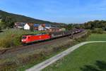 Mit einem sogenannten Red Bull Zug konnte ich am 06. Oktober 2018 die 185 138 bei Hermannspiegel im Haunetal aufnehmen. Dieser aus zweiachsigen H-Wagen bestehende Zug pendelt zwischen Bremerhaven und Bludenz und transportiert Getränkedosen. 