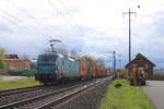 ELL 193 753  Roland Rush  mit Containerwagen Richtung Bebra, am 02.04.2024 in Hnfeld.