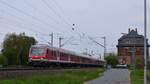 Ein Fußballsonderzug Offenbach Ost - Mannheim Waldhof durchfährt den ehemaligen Bahnhof Oberrad zwischen Offenbach und Frankfurt. Aufgenommen am 13.4.2019 17:45