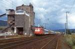 IR Berlin-Erfurt-Frankfurt mit 110 250 und einem Mitropa-Speisewagen als Bistro-Ersatz.