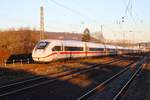 DB Fernverkehr ICE4 412 098-3 am 28.12.25 in Hailer-Meerholz vom Bahnsteig aus fotografiert