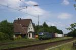 Ein Vectron der Wiener Lokalbahn Cargo GmbH ist selten, deshalb war die Freude ziemlich groß, als 193 213 mit einem Kistenzug aus Hamburg das überschaubare Örtchen Kerzell durchfuhr.
Aufgenommen am 28.05.15. 