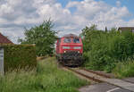Auf dem Weg von Fritzlar nach Kassel zog 218 453 am 25.05.2024 ihren Doppelstockzug durch das Stadtgebiet von Wabern. In K�rze wird der Bahnhof Wabern erreicht. W�hrend des Hessentags 2024 in Fritzlar wurden zwischen Kassel und Fritzlar Doppelstockz�ge statt der �blichen Triebwagen eingesetzt. 