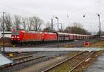 DB Cargo Bombardier Traxx 185 045-2 und 185 244-1 mit Kohlezug in Kahl am Main am 12.02.26
